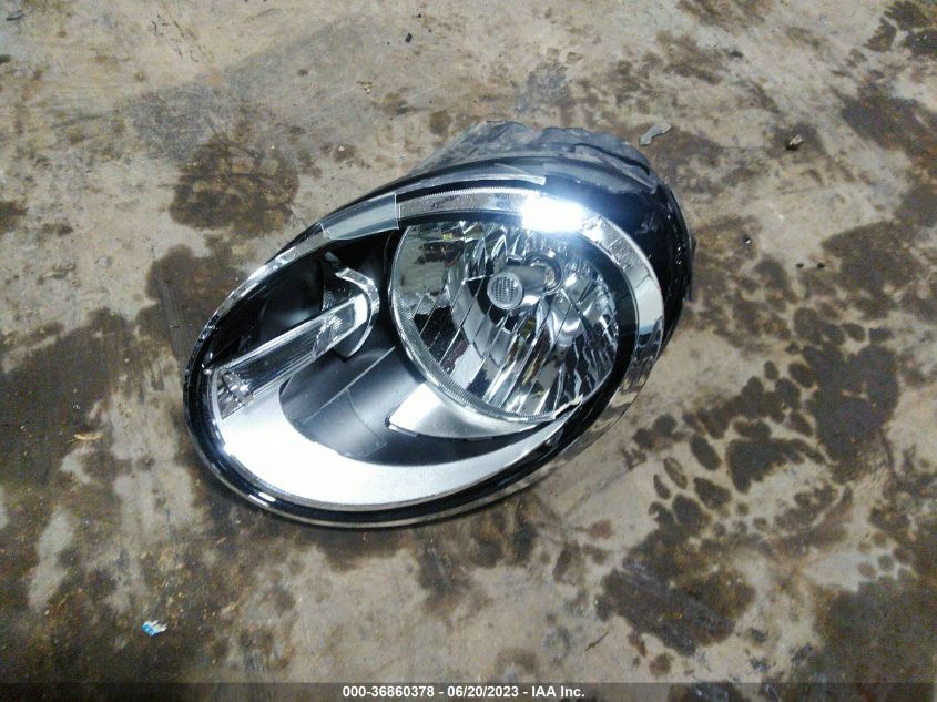 2014 VOLKSWAGEN BEETLE CONVERTIBLE 1.8T W/TECH 3VW507AT3EM821621