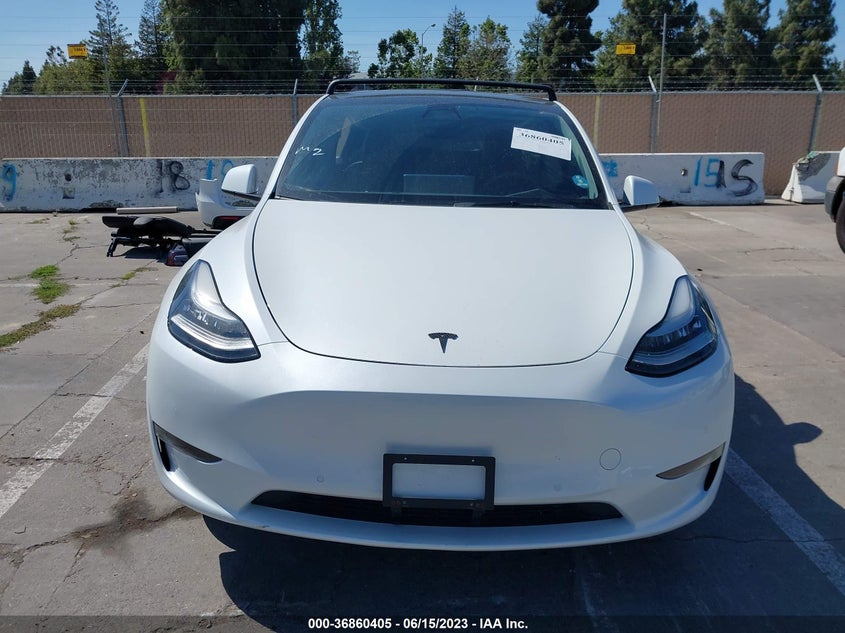 VIN 7SAYGDEE1NF324158 2022 TESLA MODEL Y LONG RANGE