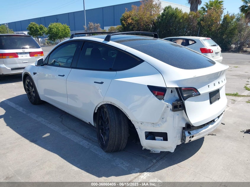VIN 7SAYGDEE1NF324158 2022 TESLA MODEL Y LONG RANGE