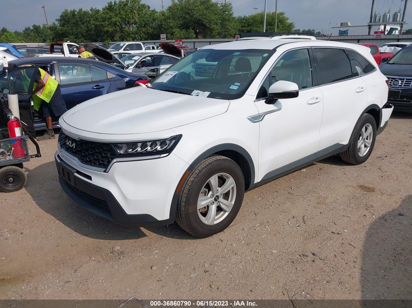 VIN 5XYRG4LC8NG079015 2022 KIA SORENTO LX