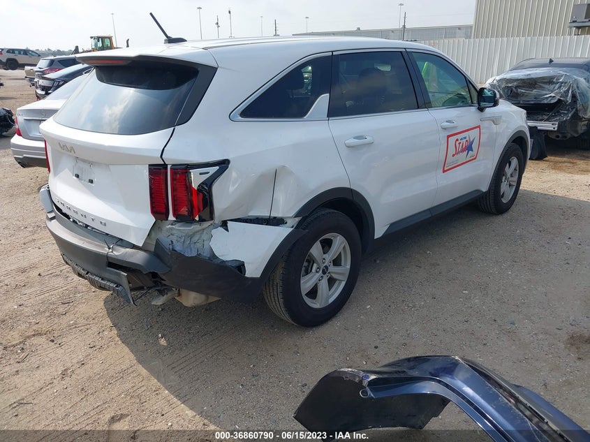 VIN 5XYRG4LC8NG079015 2022 KIA SORENTO LX