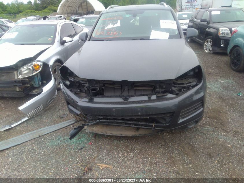 2013 VOLKSWAGEN TOUAREG EXEC WVGEP9BPXDD005071