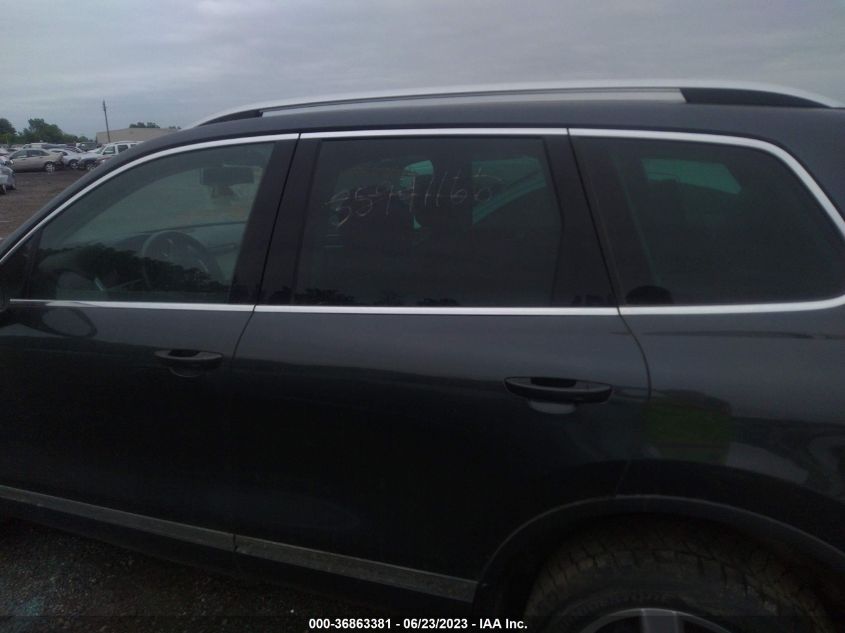 2013 VOLKSWAGEN TOUAREG EXEC WVGEP9BPXDD005071
