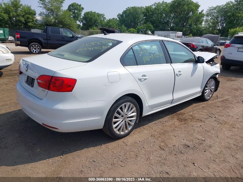 2014 VOLKSWAGEN JETTA SEDAN SEL - 3VWL17AJ2EM409063