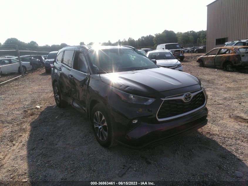 2022 TOYOTA HIGHLANDER XLE - 5TDGZRAH3NS544252