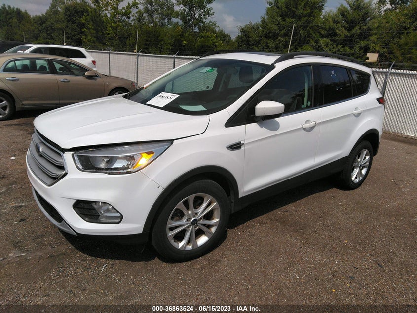VIN 1FMCU9GD2JUD56017 2018 FORD ESCAPE SE