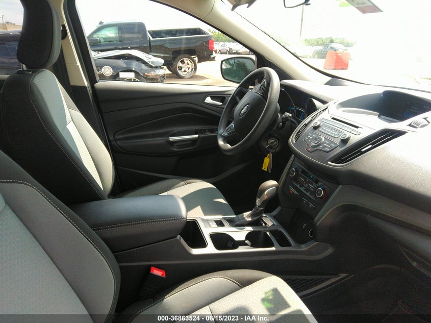 VIN 1FMCU9GD2JUD56017 2018 FORD ESCAPE SE