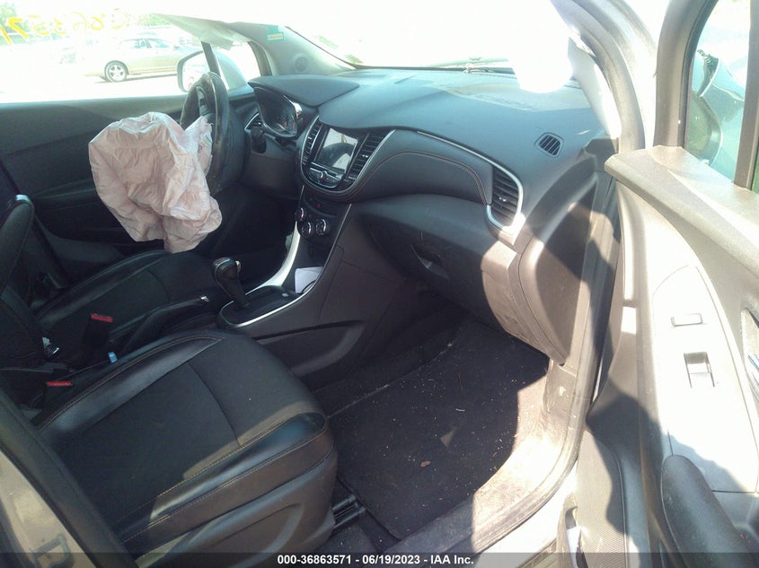 VIN KL7CJPSB6KB877940 2019 CHEVROLET TRAX LT