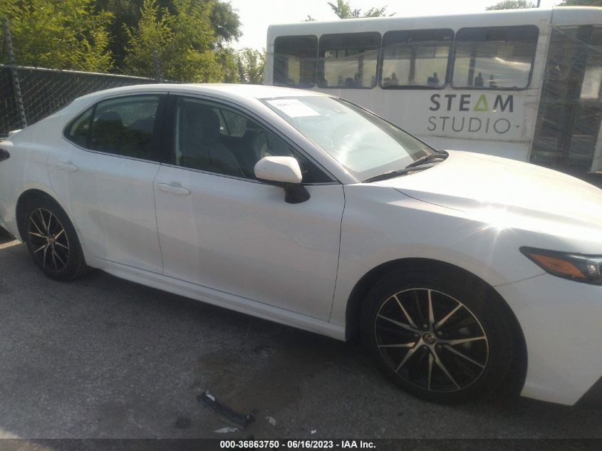 2021 TOYOTA CAMRY SE - 4T1G11AK0MU563447