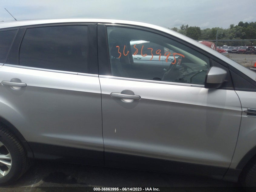 VIN 1FMCU0GD3HUB40361 2017 FORD ESCAPE SE