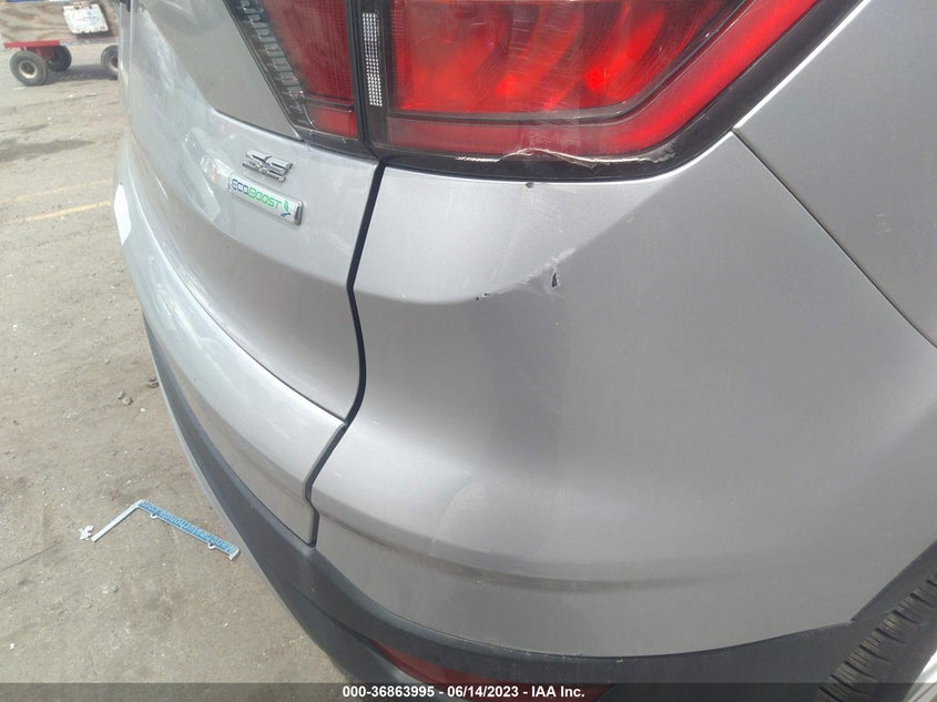 VIN 1FMCU0GD3HUB40361 2017 FORD ESCAPE SE