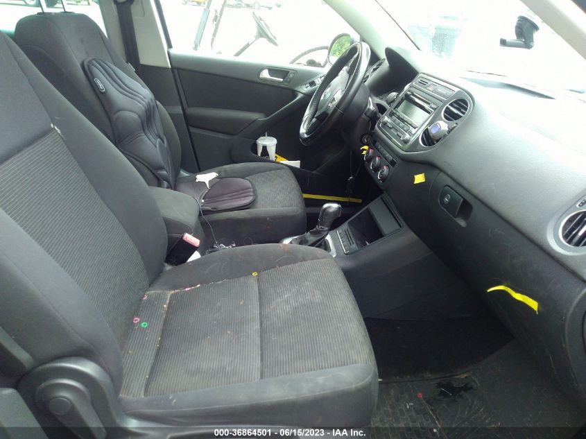 2013 VOLKSWAGEN TIGUAN S W/SUNROOF - WVGBV3AX2DW612058