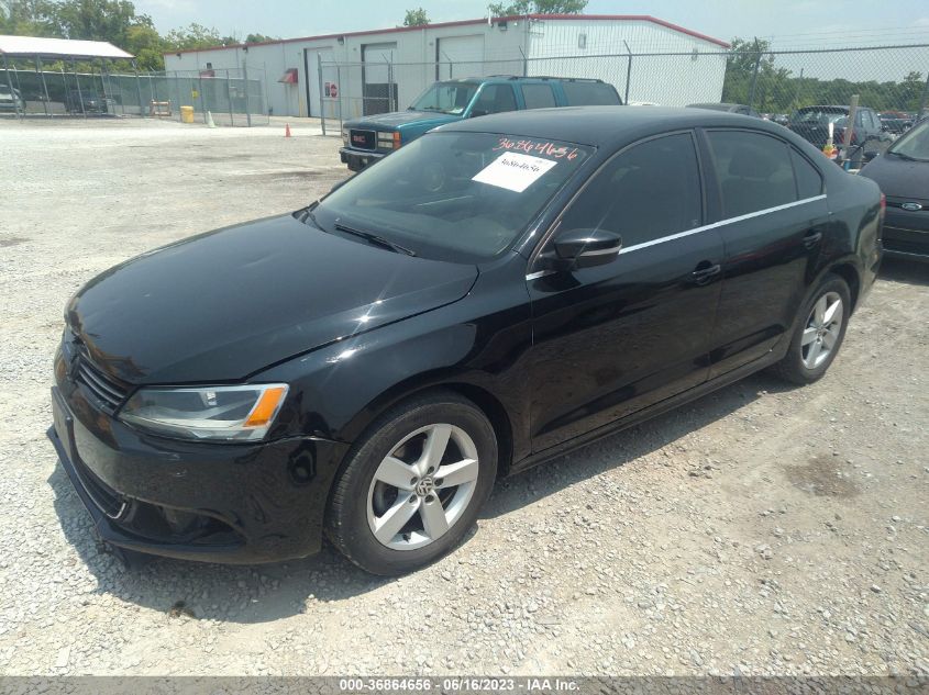 2013 VOLKSWAGEN JETTA SEDAN SE - 3VWDX7AJ4DM411060