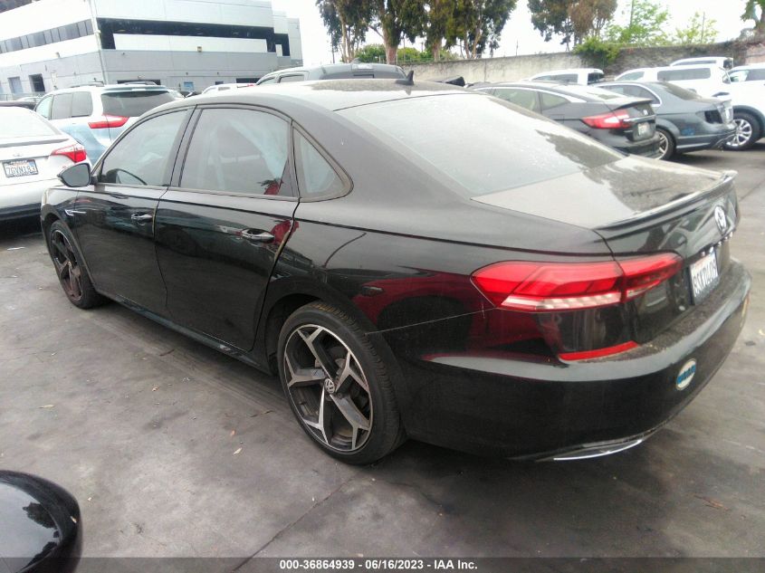 2020 VOLKSWAGEN PASSAT 2.0T R-LINE - 1VWMA7A38LC009139