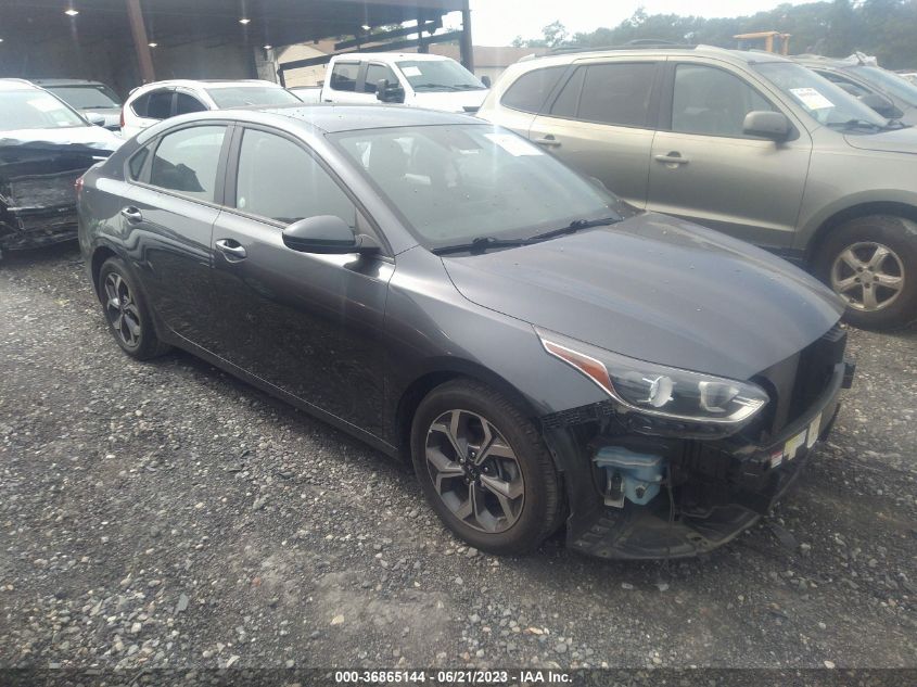 3KPF24AD0KE104608 Kia Forte LXS