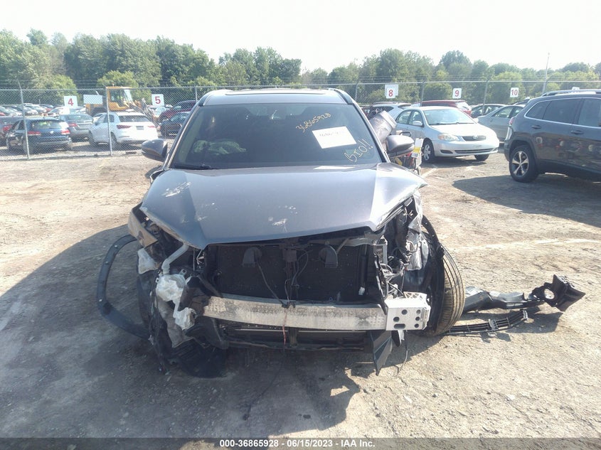 VIN 5TDJZRFH7HS452404 2017 TOYOTA HIGHLANDER XLE/SE