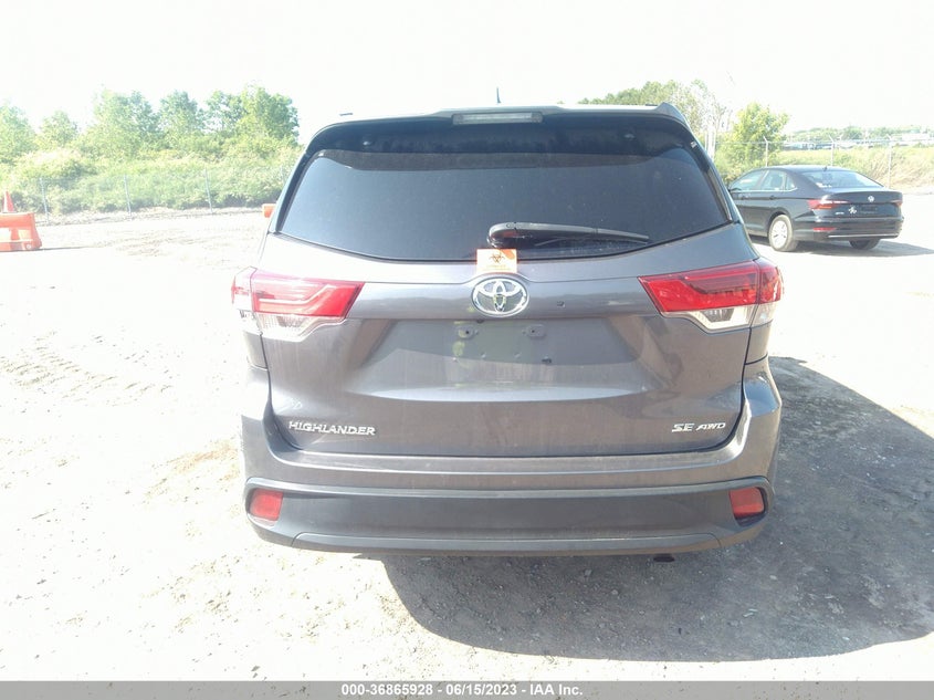 VIN 5TDJZRFH7HS452404 2017 TOYOTA HIGHLANDER XLE/SE