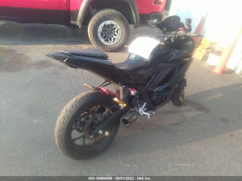 2021 YAMAHA YZFR3 A MH3RH18Y9MK006536