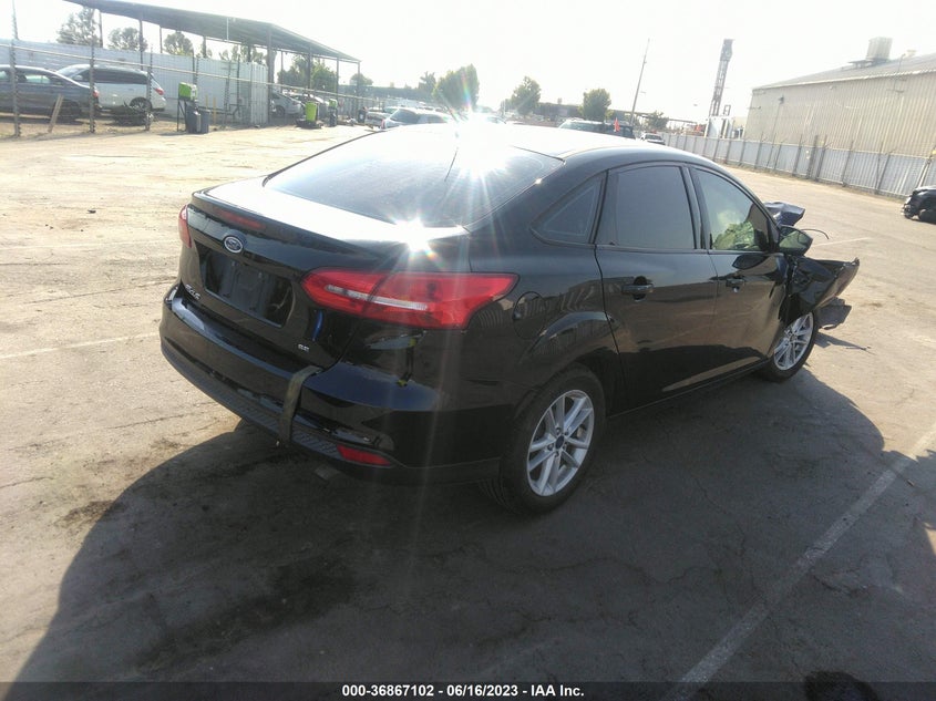 VIN 1FADP3F27JL304472 2018 FORD FOCUS SE