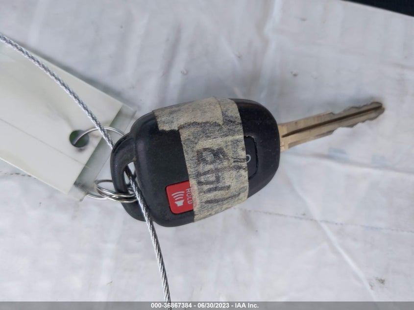 VIN 2T3ZFREV6JW507951 2018 TOYOTA RAV4 LE