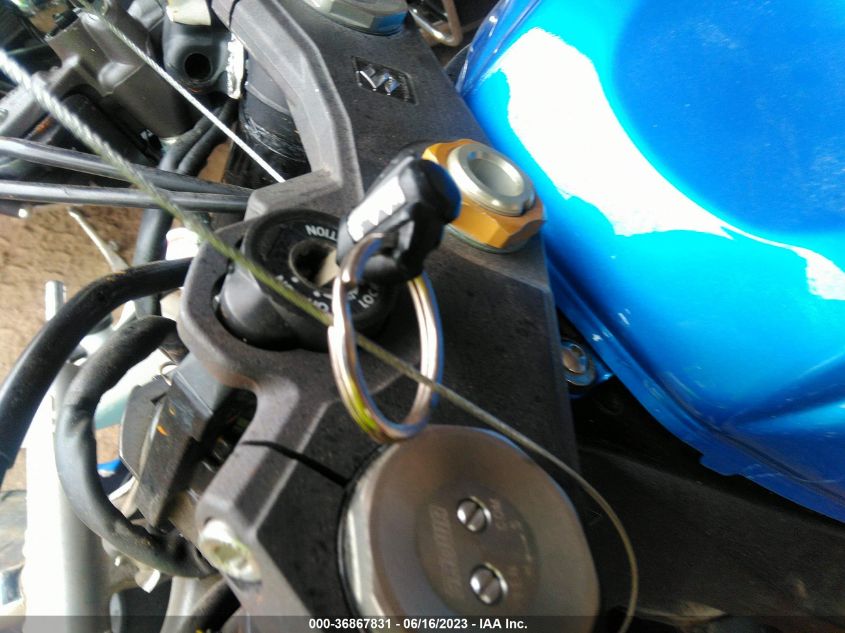 2015 SUZUKI GSX-R600 - JS1GN7FA0F2100258