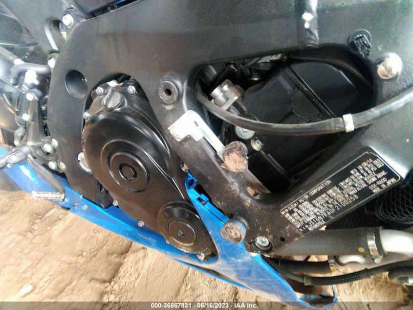 2015 SUZUKI GSX-R600 - JS1GN7FA0F2100258