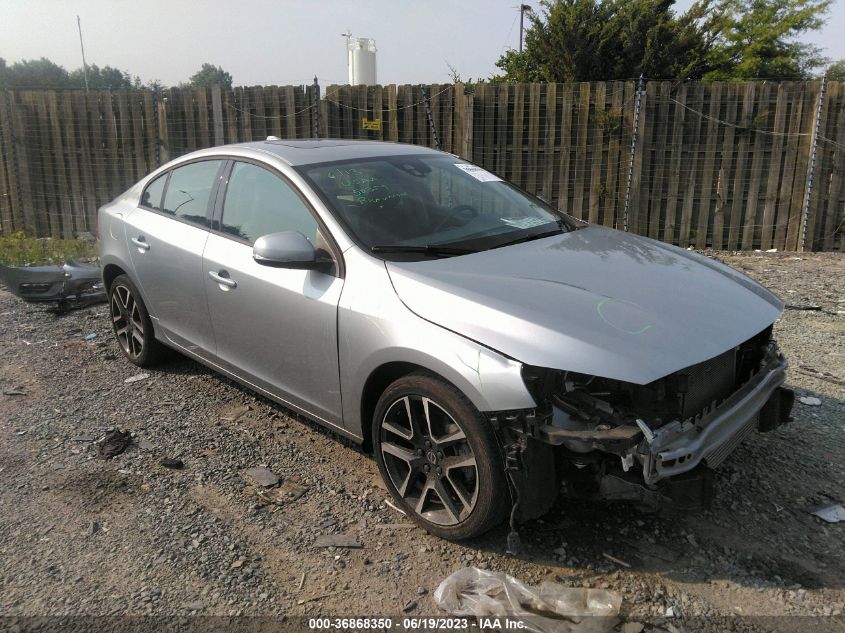 2017 VOLVO S60 DYNAMIC - YV140MTL4H2437234