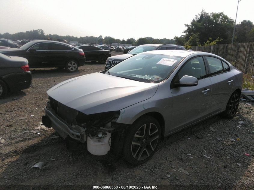 2017 VOLVO S60 DYNAMIC - YV140MTL4H2437234