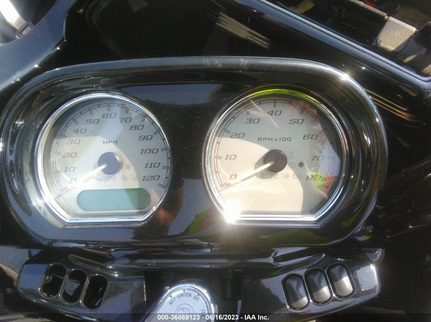 2015 HARLEY-DAVIDSON FLTRXS ROAD GLIDE SPECIAL - 1HD1KTM32FB687336