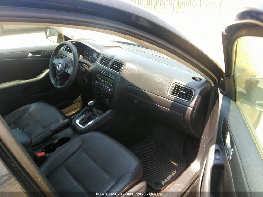 2014 VOLKSWAGEN JETTA SEDAN SE - 3VWD17AJ7EM365274