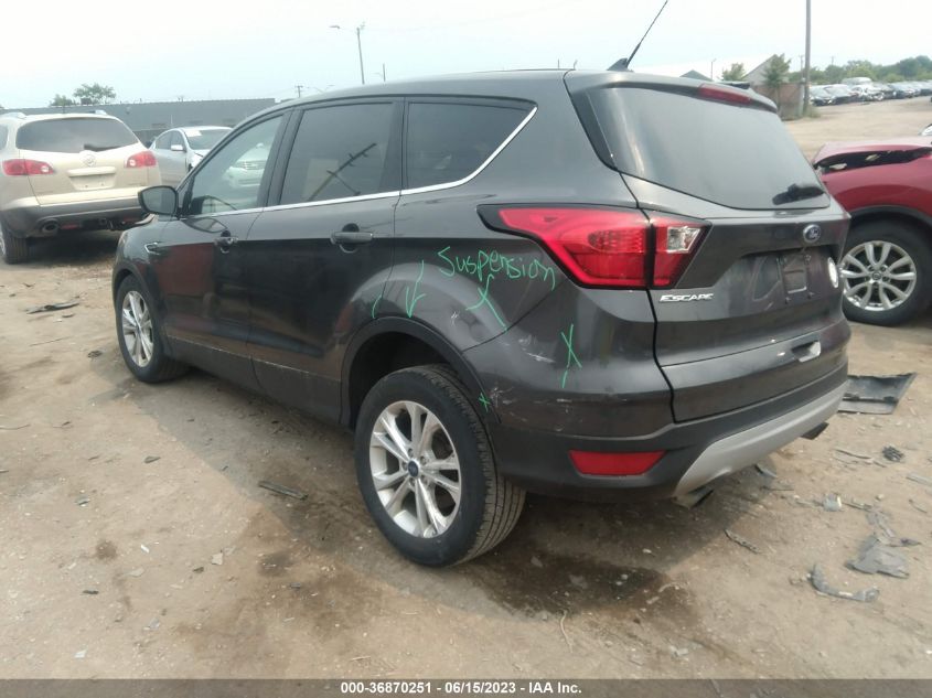 2019 FORD ESCAPE SE - 1FMCU9GD6KUA17018