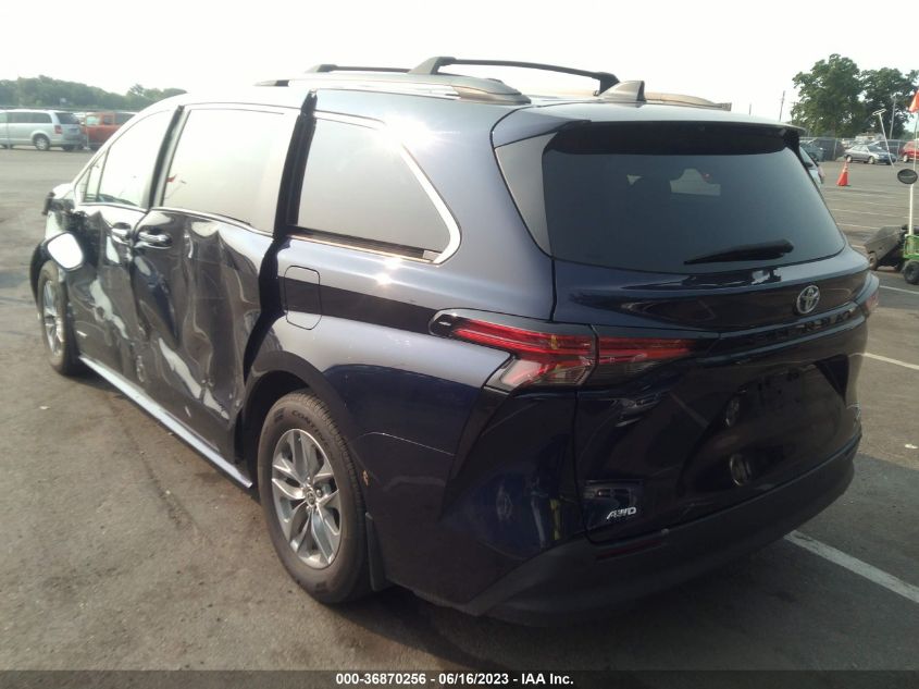 5TDYSKFC9MS033656 Toyota Sienna XLE 3