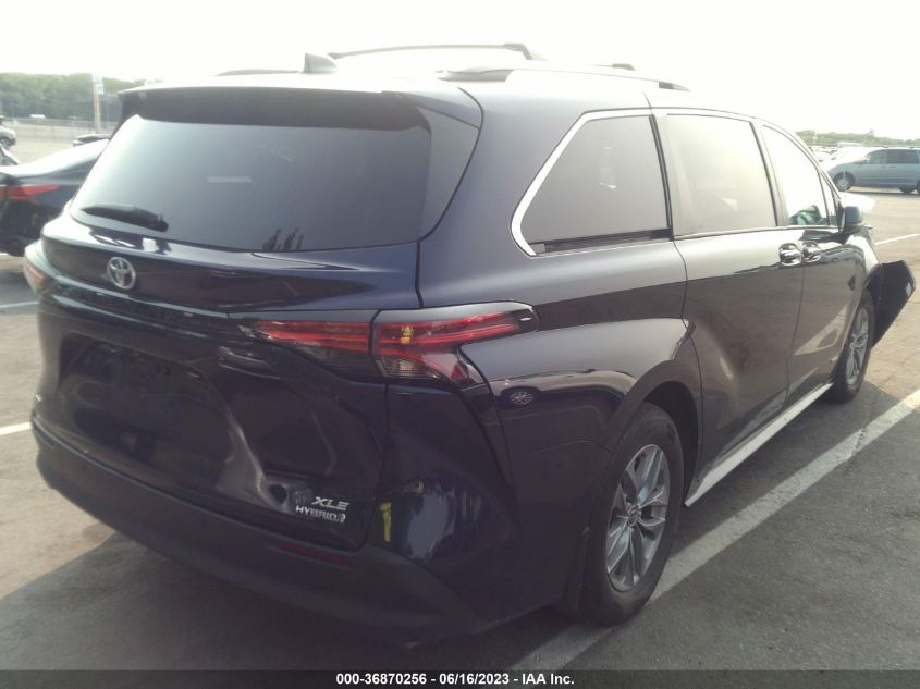 5TDYSKFC9MS033656 Toyota Sienna XLE 4