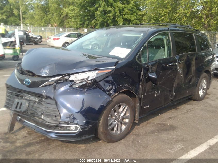 5TDYSKFC9MS033656 Toyota Sienna XLE 6