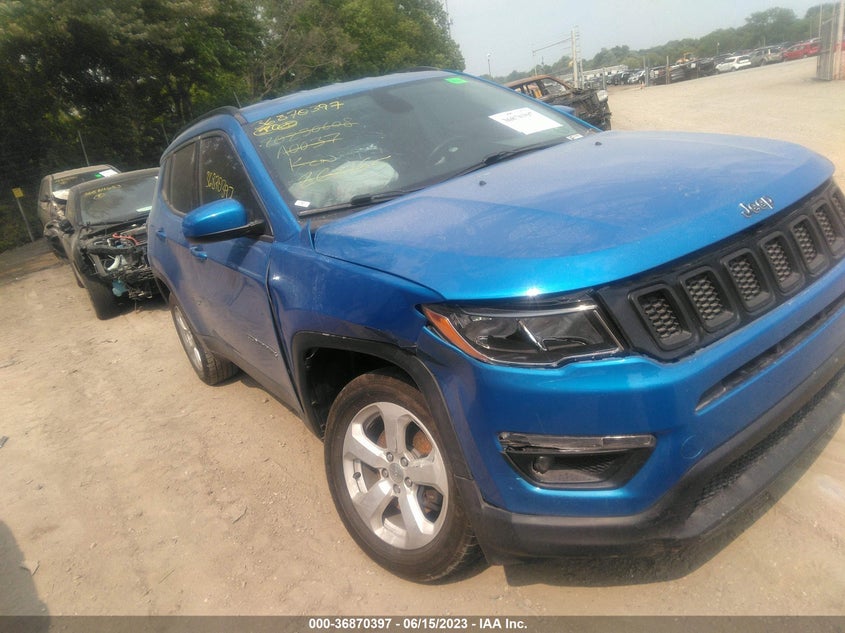 VIN 3C4NJDBB6JT262165 2018 JEEP COMPASS LATITUDE