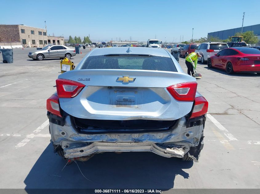 2018 CHEVROLET CRUZE LT - 1G1BE5SM8J7153041