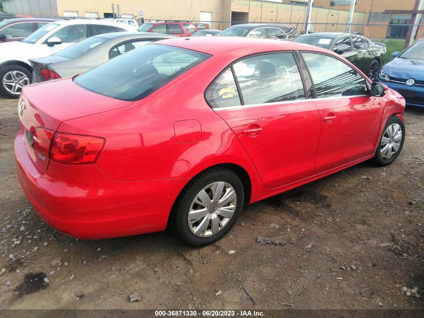 2013 VOLKSWAGEN JETTA SEDAN SE - 3VWBP7AJ4DM251382