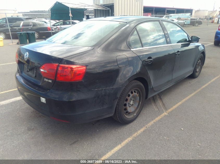 2013 VOLKSWAGEN JETTA SEDAN SE - 3VWDP7AJ9DM422734