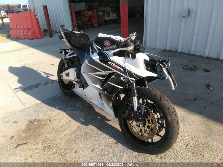 2016 HONDA CBR600 RR - JH2PC40J5GK200318