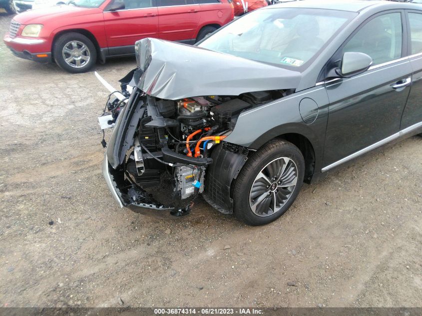2020 HYUNDAI IONIQ PLUG-IN HYBRID LIMITED - KMHCX5LD7LU238585