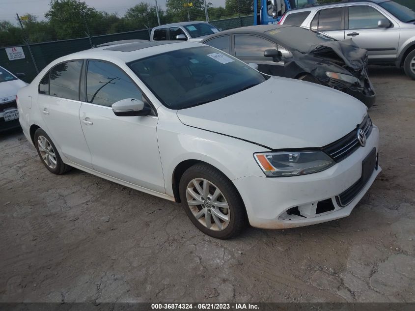 2013 VOLKSWAGEN JETTA SEDAN SE W/CONVENIENCE/SUNROOF - 3VWDX7AJ8DM352479