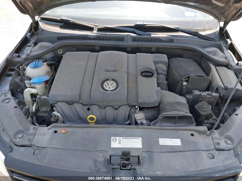 2013 VOLKSWAGEN JETTA SEDAN SE - 3VWDX7AJ6DM440396
