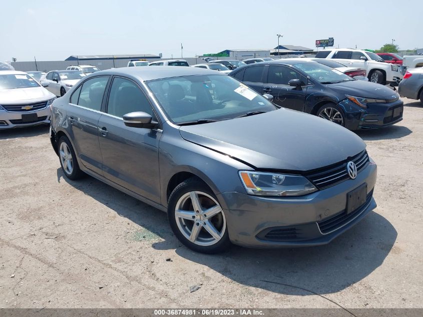 2013 VOLKSWAGEN JETTA SEDAN SE - 3VWDX7AJ6DM440396