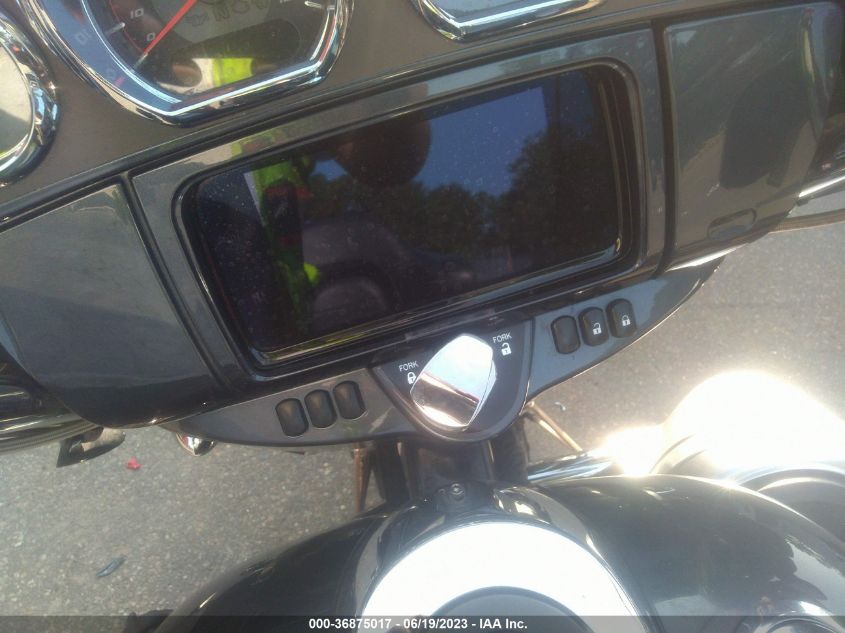 2019 HARLEY-DAVIDSON FLHXSE - 1HD1PXL18KB960315