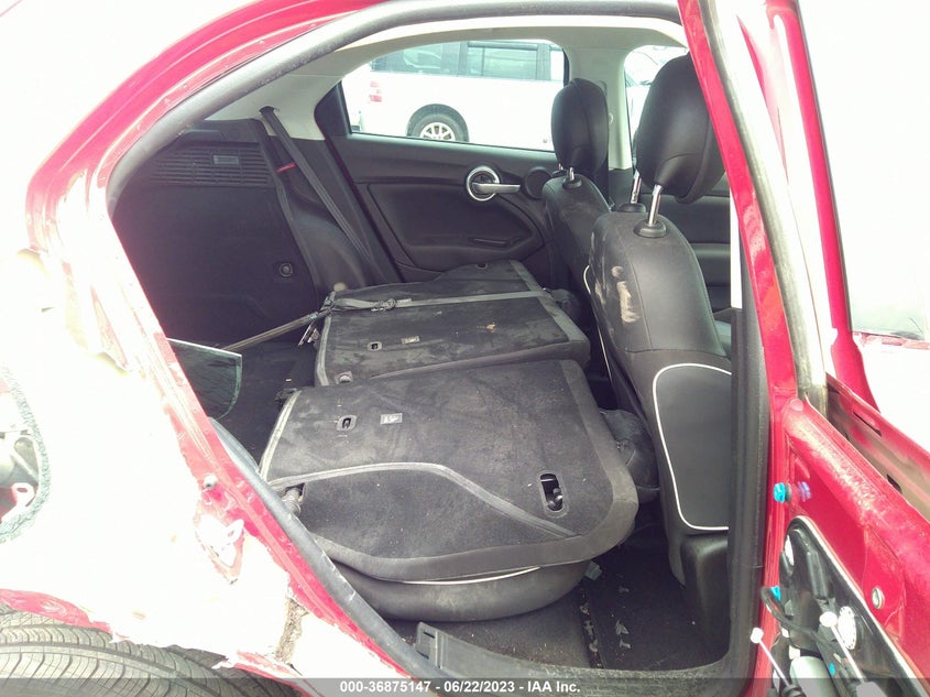 VIN ZFBCFXABXJP683034 2018 FIAT 500X POP