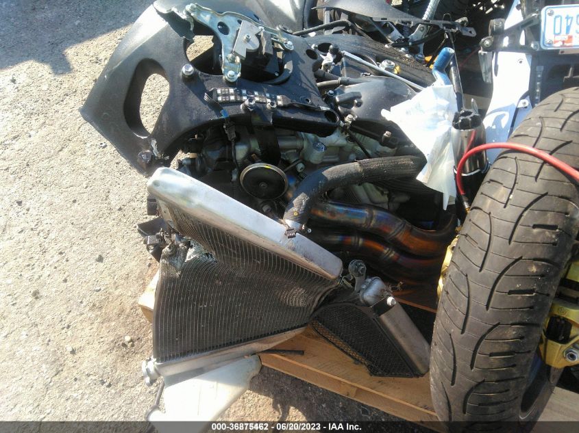 2014 SUZUKI GSX-R1000 - JS1GT78A4E2101723
