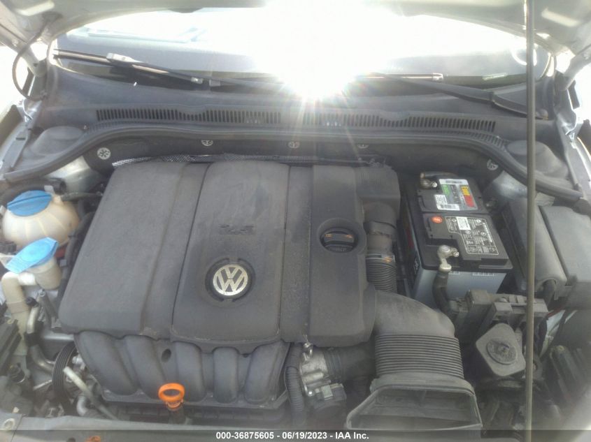 2013 VOLKSWAGEN JETTA SEDAN SE - 3VWDX7AJ1DM426437