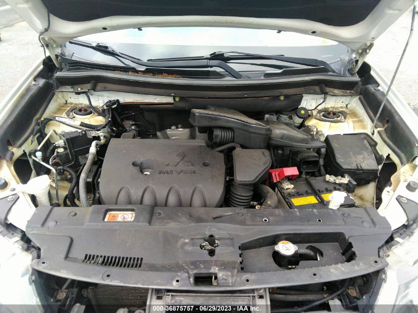 2016 MITSUBISHI OUTLANDER SE/SEL/ES - JA4AZ3A30GZ061580