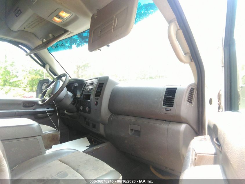 2014 NISSAN NV SV 1N6BF0LY4EN105740
