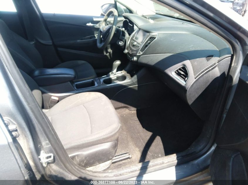2018 CHEVROLET CRUZE LT - 1G1BE5SM4J7140478